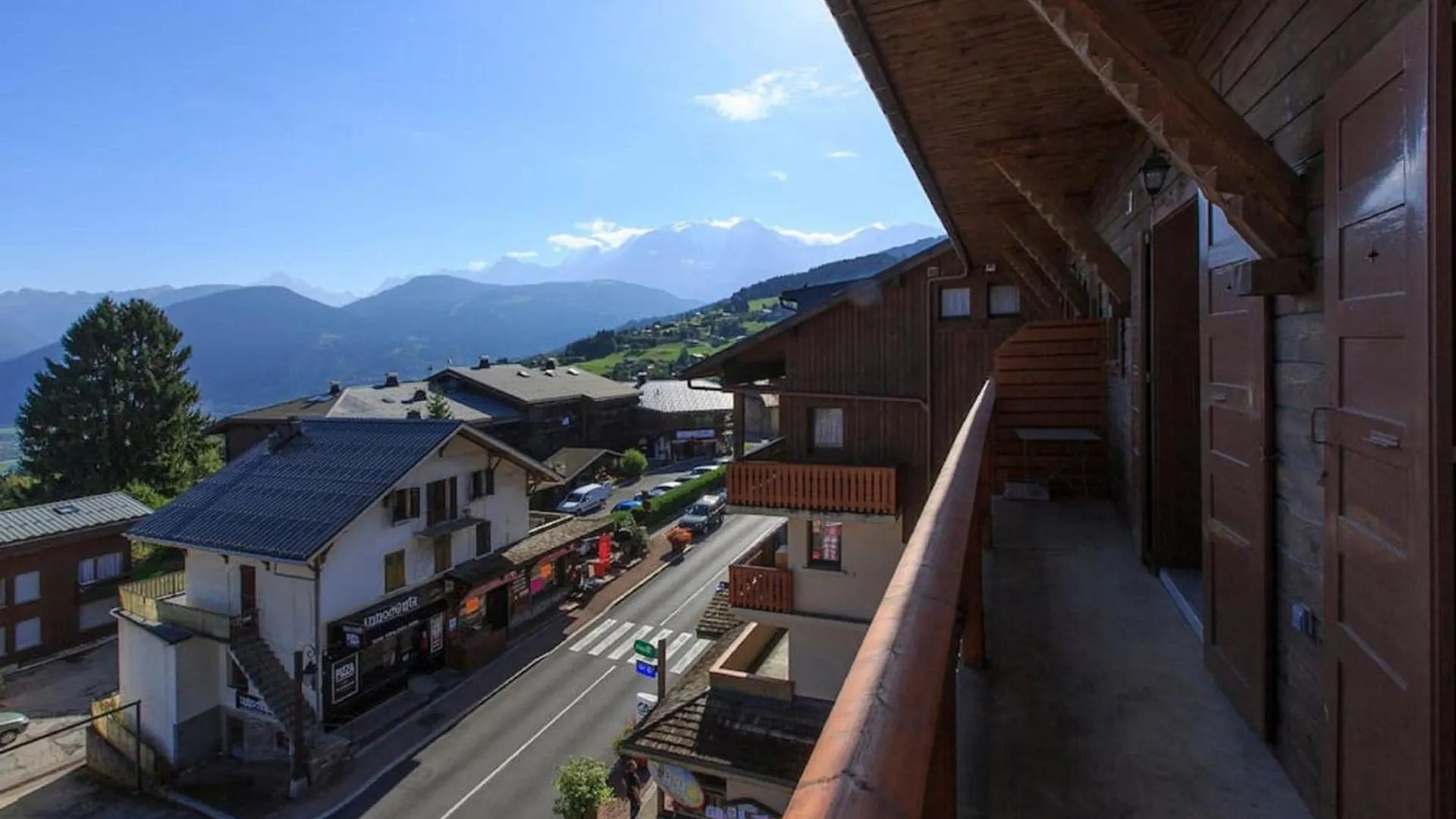 ***  Les Aiguilles De Warens Aparthotel Combloux France