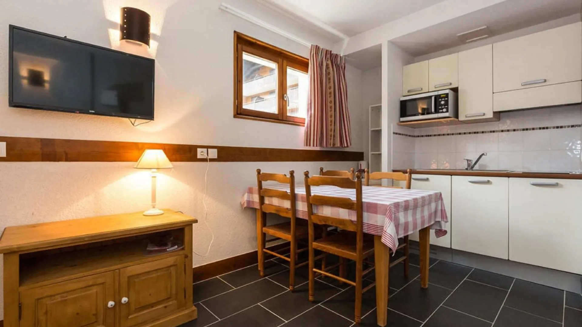 Les Aiguilles De Warens Aparthotel Combloux 3*,  France